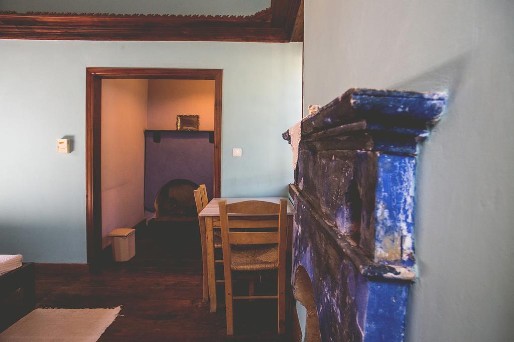 ホテル Karnayo Meyísti エクステリア 写真